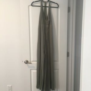 Lulu’s sage green midi sundress.